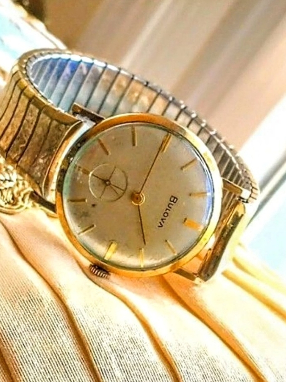 Bulova Presidential Watch 14 R Gold- Vintage Wristwatch - Gold.